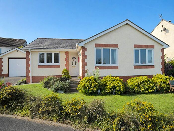 2 Bedroom Bungalow For Sale In Clos Winifred, Borth, Ceredigion, SY24