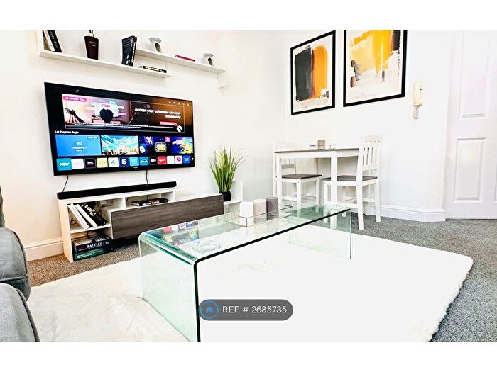 1 Bedroom Flat To Rent In Victoria Road, Swindon, SN1