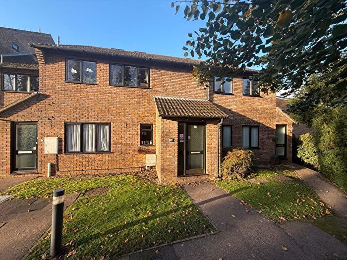 2 Bedroom Flat To Rent In Newlands, Old Hatfield, AL9