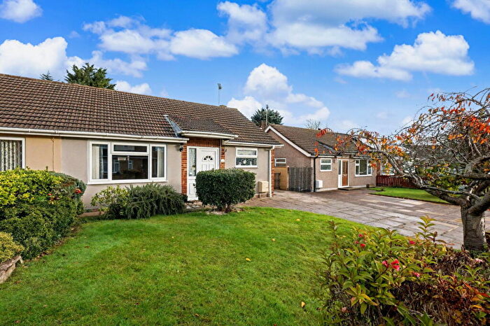 2 Bedroom Semi-Detached Bungalow For Sale In Lakewood Drive, Wigmore, Gillingham, ME8