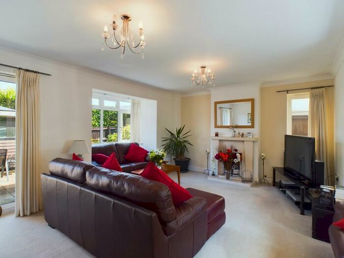 3 Bedroom Chalet For Sale In Mill Lane, Downham Market, PE38