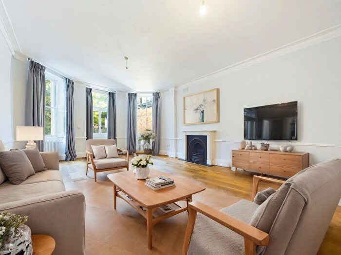 2 Bedroom Flat To Rent In Bloomsbury Place, Bloomsbury, WC1A