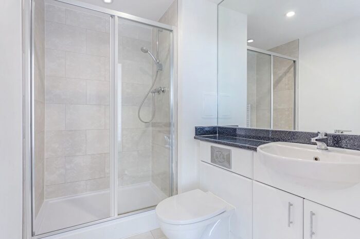 2 Bedroom Flat To Rent In Cornmill Lane, Lewisham, London, SE13