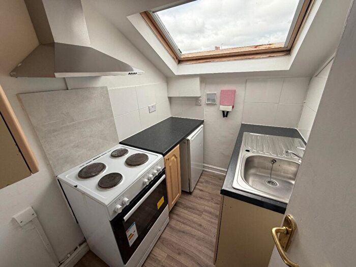 1 Bedroom Apartment To Rent In Tulketh Road - Flat, Ashton-on-Ribble, Preston, PR2