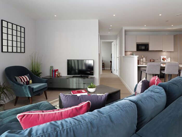 2 Bedroom Flat To Rent In Churchyard Row London, SE11