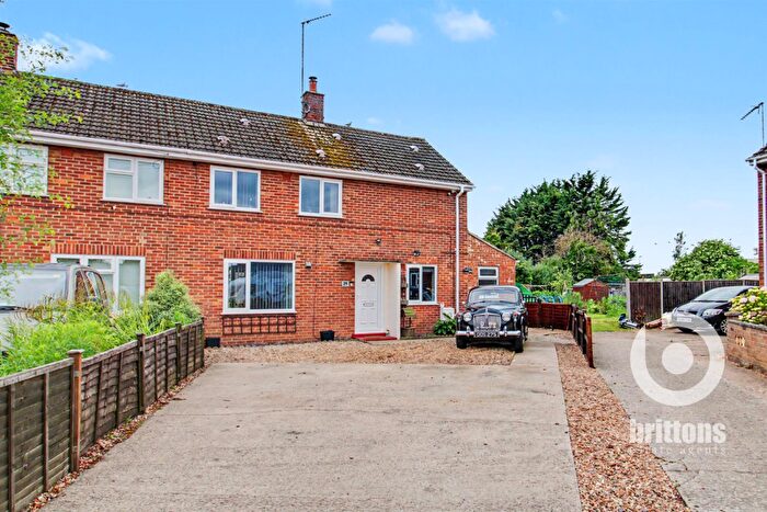 4 Bedroom Semi-Detached House For Sale In Britton Close, Watlington, King's Lynn, PE33
