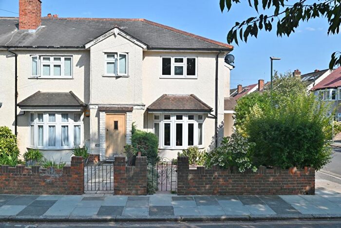 2 Bedroom End Of Terrace House For Sale In Radnor Road, Twickenham, TW1