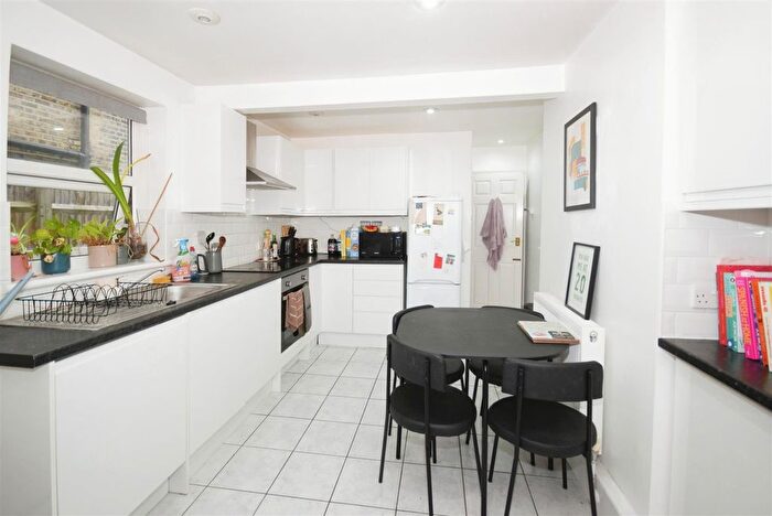 1 Bedroom Flat To Rent In William Road, London, SW19