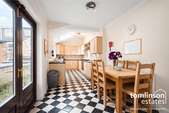4 Bedroom Terraced House To Rent In Nottingham, NG7