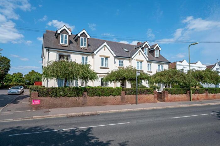 2 Bedroom Flat To Rent In Station Road, Hayling Island, PO11