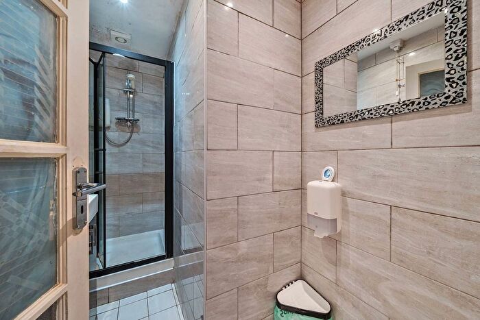 5 Bedroom Detached House For Sale In Alexandra Park Road, Alexandra Park, London, N22