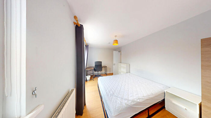 2 Bedroom Apartment To Rent In Seven Sisters Road, London, N7