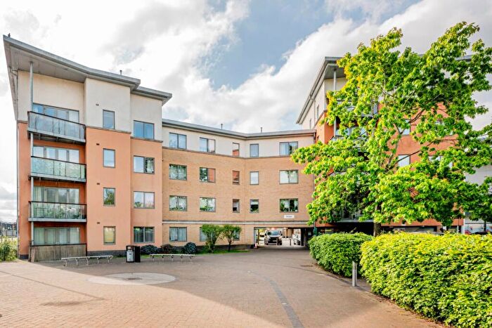 2 Bedroom Apartment To Rent In Millgate, High Wycombe, HP11
