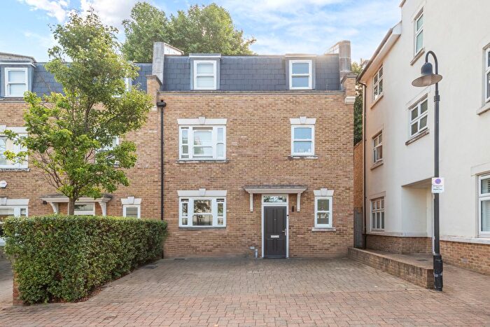 4 Bedroom End Of Terrace House To Rent In Emerald Square, Roehampton, SW15