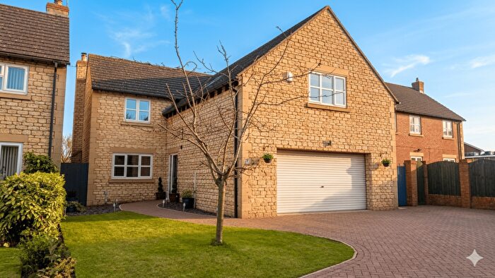 5 Bedroom Detached House For Sale In Amberley Slope, Werrington, Peterborough, PE4