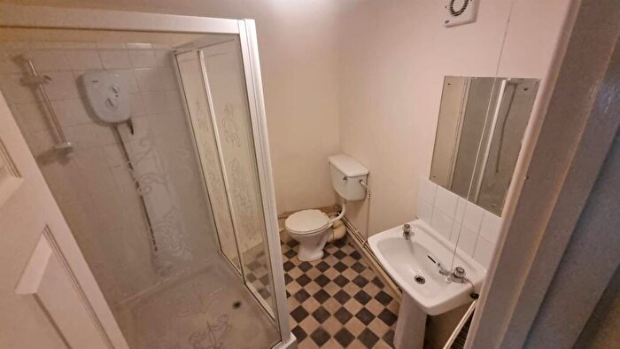 2 Bedroom Apartment To Rent In Castle Back Flat, Haverfordwest, SA61