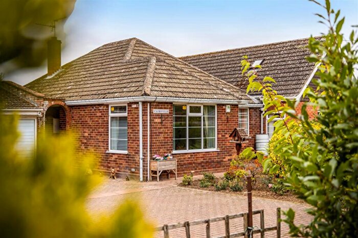 3 Bedroom Detached Bungalow For Sale In Fen Road, Frampton, PE20