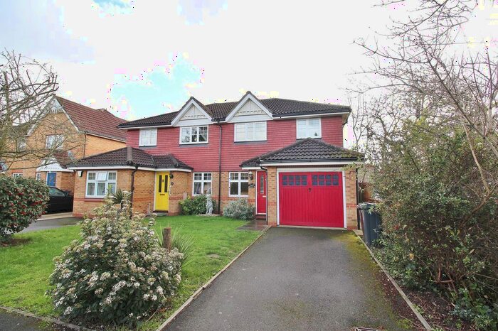 3 Bedroom Semi-Detached House To Rent In Palmerston Road, Hounslow, TW3