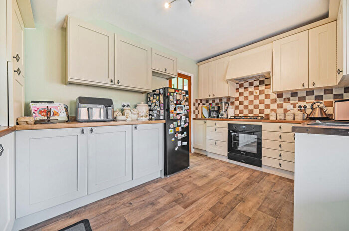 5 Bedroom Detached House For Sale In Meadow Way, Theale, Reading, RG7