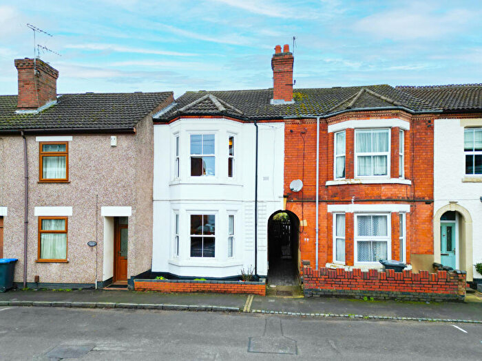 3 Bedroom Terraced House For Sale In Caldecott Street, Rugby, CV21