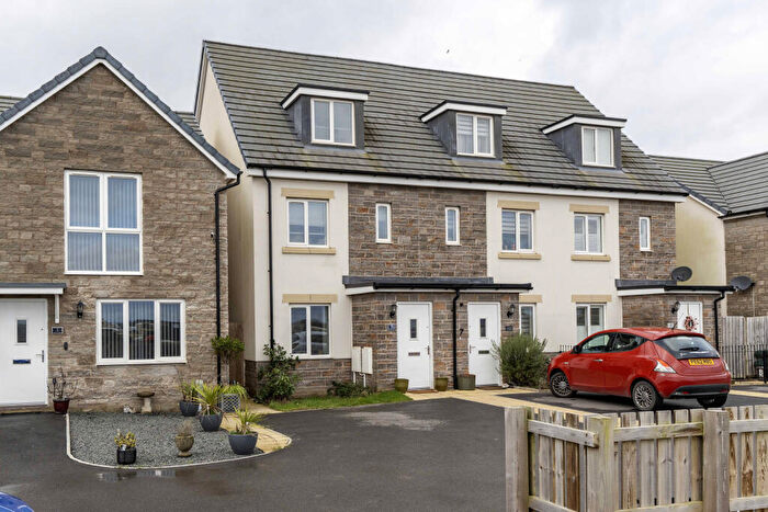3 Bedroom End Of Terrace House For Sale In Aztec Walk, Weston-Super-Mare, Somerset, BS24