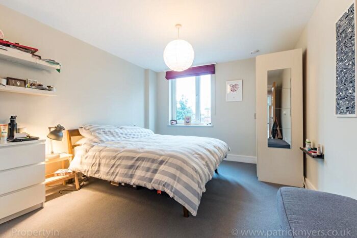 2 Bedroom Flat To Rent In Camberwell New Road London, SE5