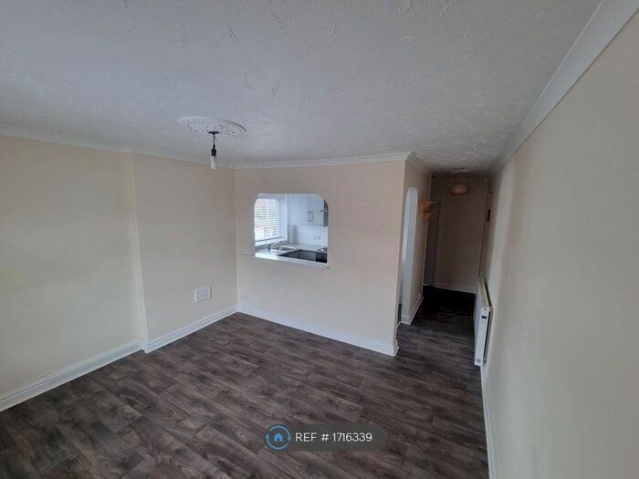 1 Bedroom Flat To Rent In Ledsham Court, Little Sutton, Ellesmere Port, CH66