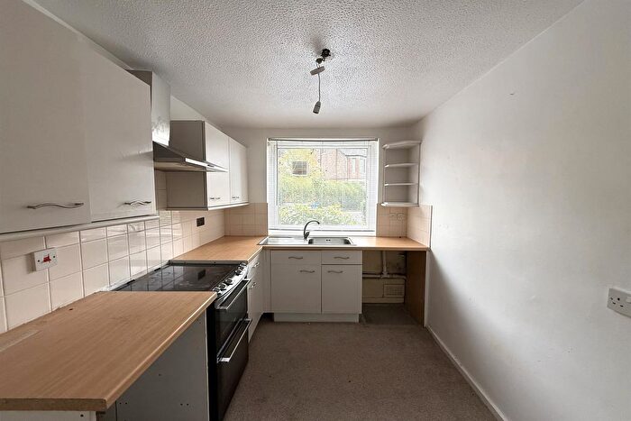 2 Bedroom Flat To Rent In Harboro Road, Sale, M33