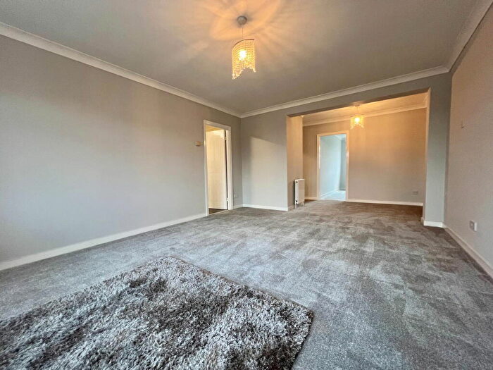 2 Bedroom Flat For Sale In Oakworth Bank, Park Road, Hesketh Park, Southport, PR9