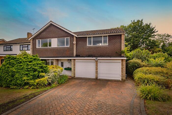 4 Bedroom Detached House For Sale In Wren Crescent, Bushey, WD23