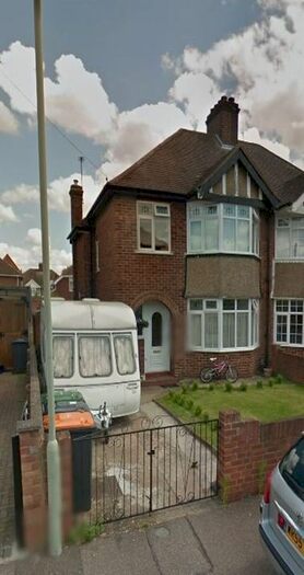 3 Bedroom Semi-Detached House To Rent In Shearley Close, Bedford, MK40