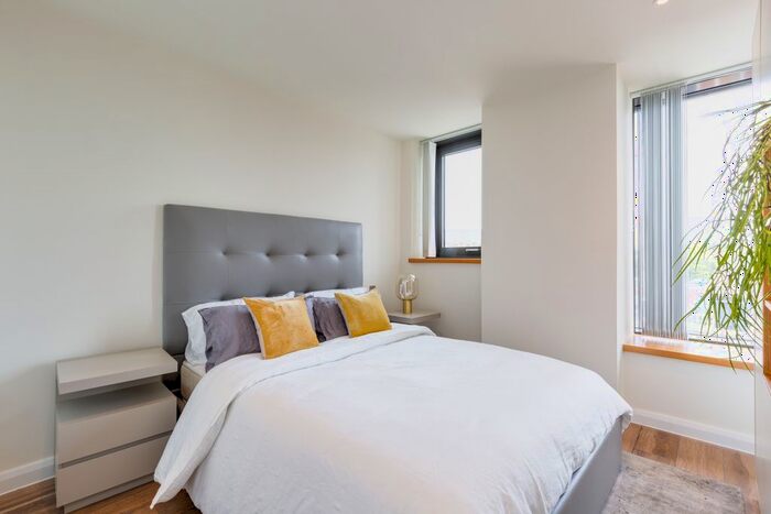 Studio To Rent In Junction Road, London, N19