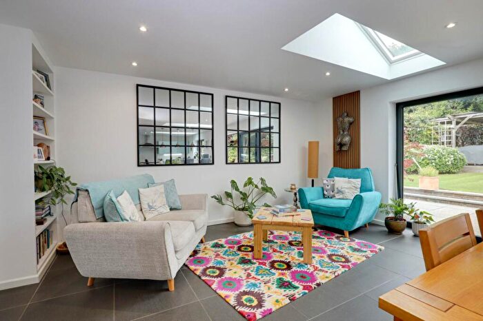 3 Bedroom Detached House For Sale In Fernbrook Road, Caversham Heights, Reading, RG4