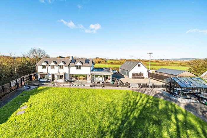 4 Bedroom Detached House For Sale In Trull, . Acre, TA3