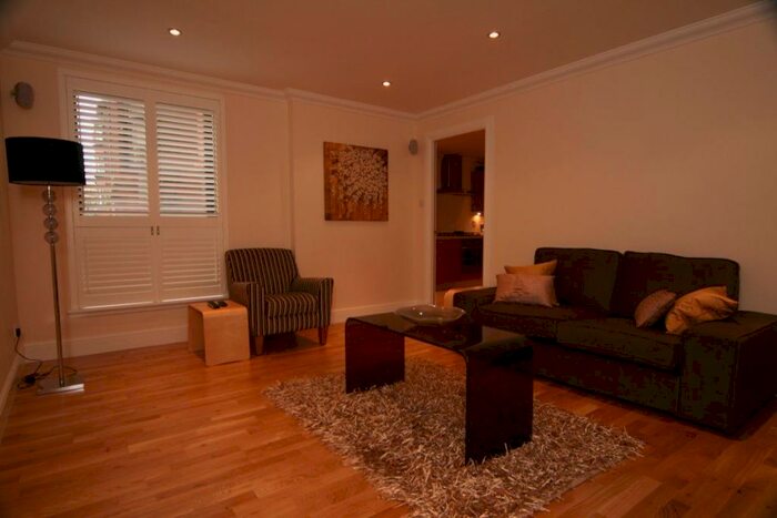 2 Bedroom Flat To Rent In Flat / Hayburn Lane, G12