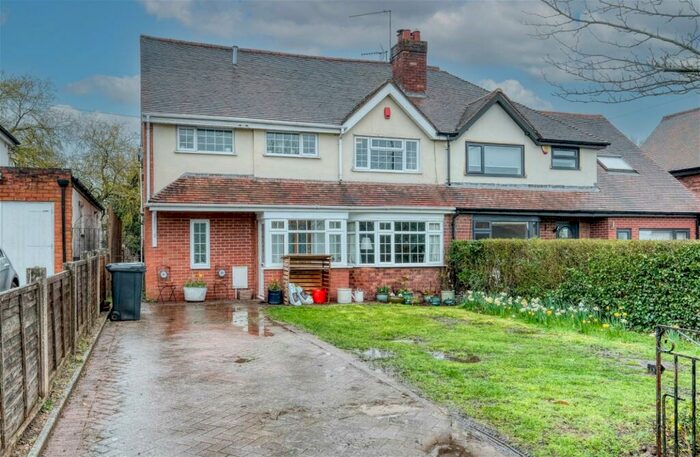 4 Bedroom Semi-Detached House For Sale In The Ridgeway, Astwood Bank, Redditch, B96