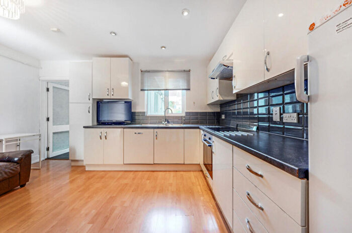 4 Bedroom Terraced House To Rent In Westmoreland Street, BA2