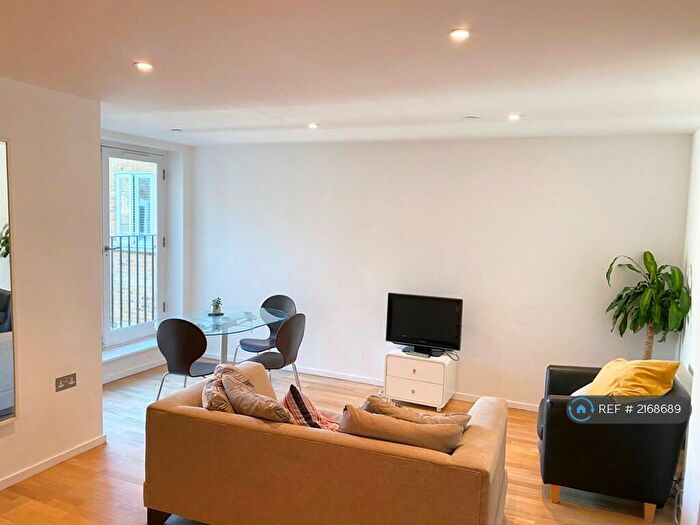 2 Bedroom Flat To Rent In Camberwell Road, London, SE5
