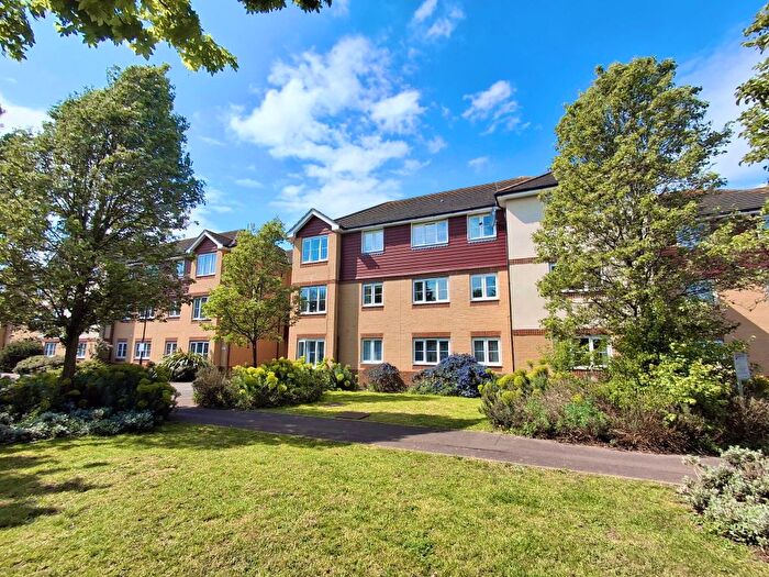 2 Bedroom Flat To Rent In The Fairways, Portsmouth, PO6