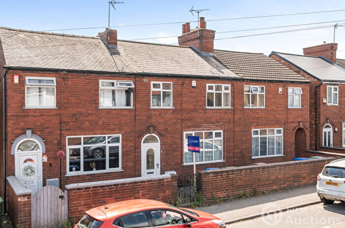 3 Bedroom Terraced House For Sale In Eakring Road, Mansfield, Nottinghamshire, NG18