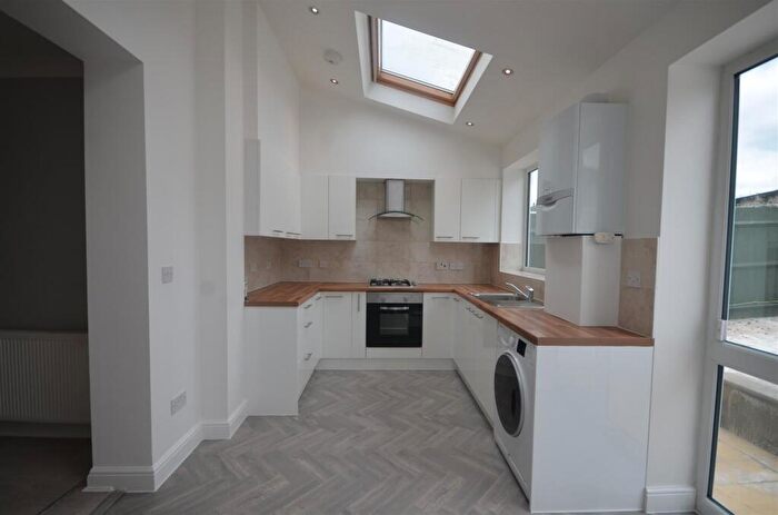 4 Bedroom Terraced House To Rent In Tiverton Road, Edgware, HA8