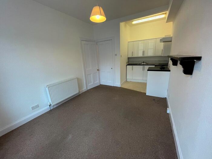 1 Bedroom Flat To Rent In Wardlaw Place, Edinburgh, EH11