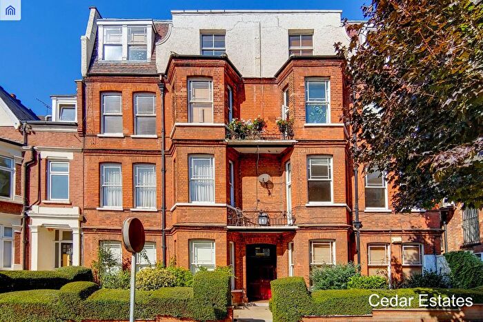 3 Bedroom Flat To Rent In Lyncroft Gardens, West Hampstead, NW6