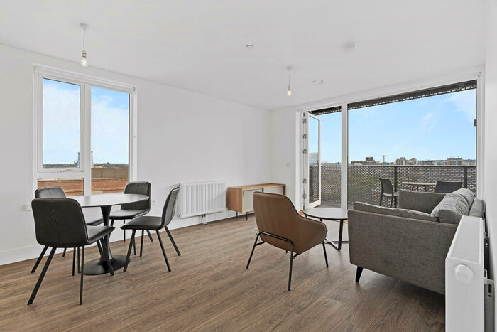 2 Bedroom Apartment To Rent In Fortunes Dock, Canning Town London, E16