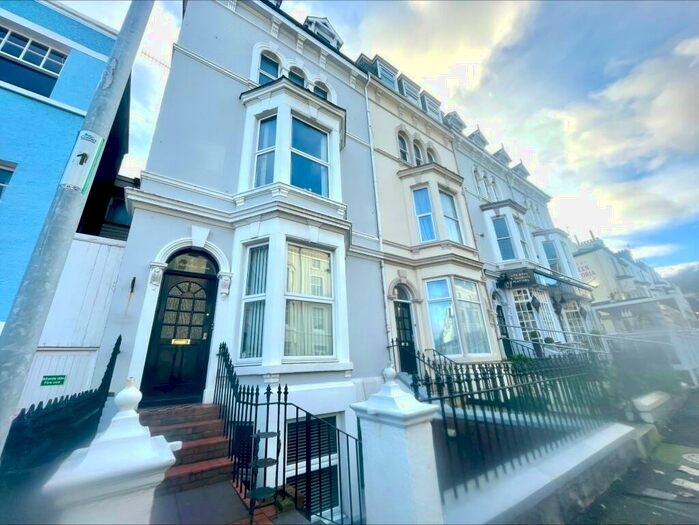 1 Bedroom Flat To Rent In Church Walks, Llandudno, LL30