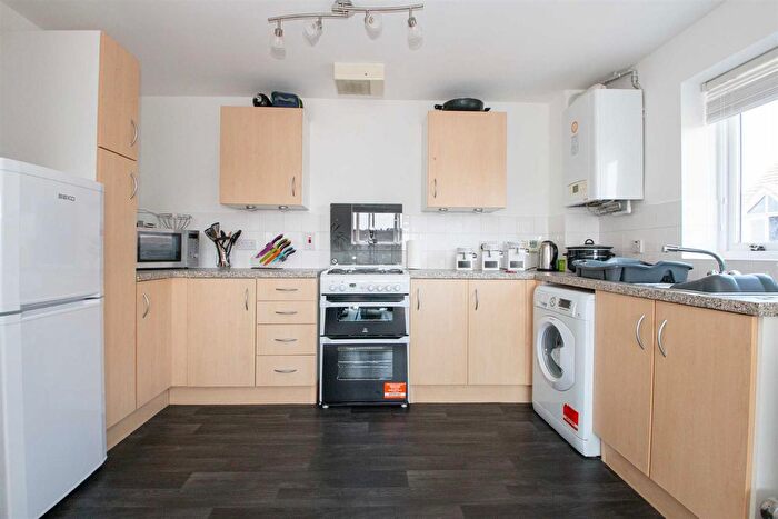 1 Bedroom Flat To Rent In Warwick Avenue, Broughton, MK10