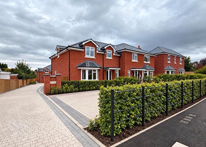 3 Bedroom Semi-Detached House For Sale In Jacklyns Lane, Alresford, Hampshire, SO24