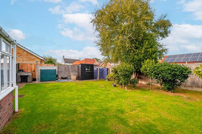 2 Bedroom Detached Bungalow For Sale In Park View Avenue, Rollesby, NR29
