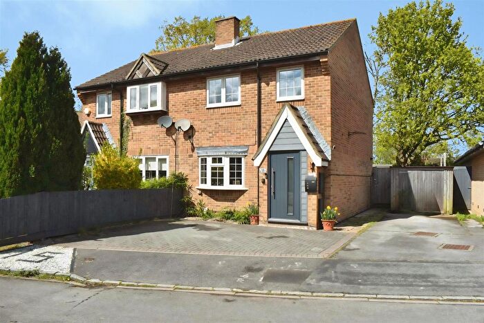 3 Bedroom Semi Detached House For Sale In The Pastures, Fareham, PO14