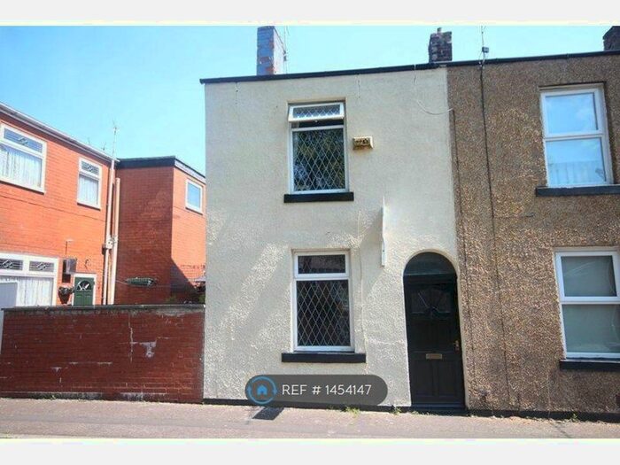 2 Bedroom End Of Terrace House To Rent In Warwick Street, Rochdale, OL12